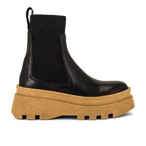 Steve Madden Sylar Boot Black Tan Platform Combat Booties Size 9 / 39 worn once